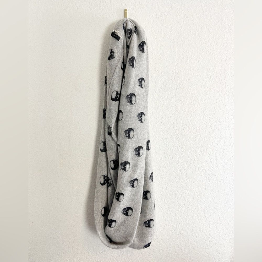 Skull Cashmere women’s gray and black skeleton 100% cashmere infinity scarf - Picture 2 of 7